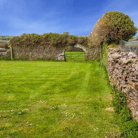 Sunville Bed & Breakfast 4*